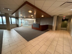 5202 Old Orchard Rd, Skokie, IL for lease Interior Photo- Image 2 of 19