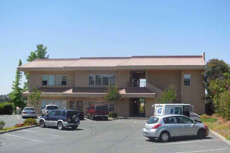 1010 Camerado Dr, Cameron Park, CA à louer - Photo du bâtiment - Image 3 de 8