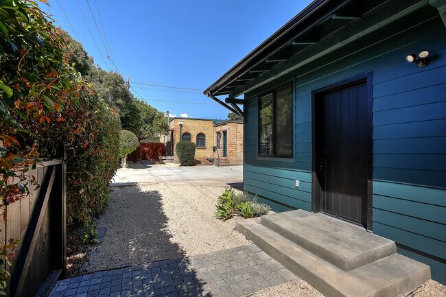 More details for 102 S Voluntario St, Santa Barbara, CA - Multifamily for Sale