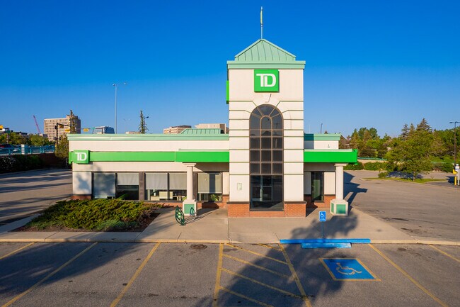 Plus de détails pour 3630 Brentwood Blvd NW, Calgary, AB - Commerce de détail à louer