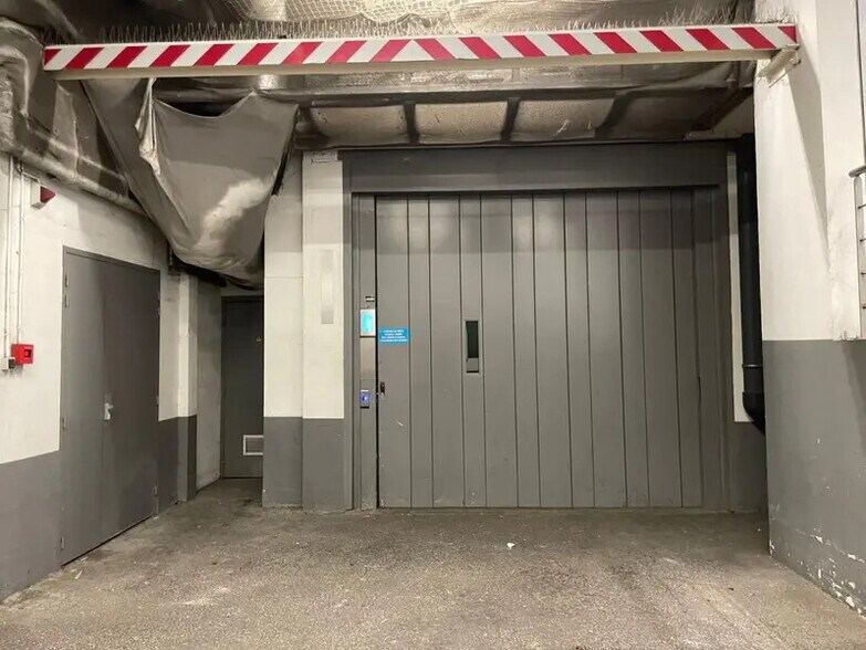 Flex in Vanves for lease - Building Photo - Image 2 of 6