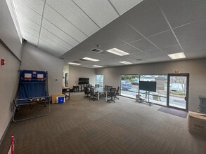 6116 211th St SW, Lynnwood, WA for lease Interior Photo- Image 2 of 6