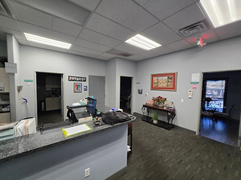 1701 N Green Valley Pky, Henderson, NV for lease - Building Photo - Image 3 of 26