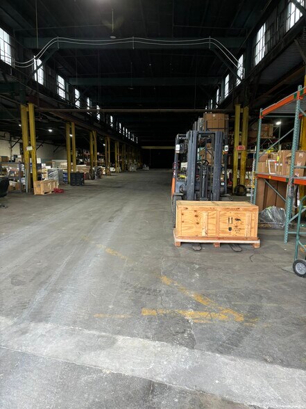 Industrial in Bellaire, OH for lease - Interior Photo - Image 3 of 7