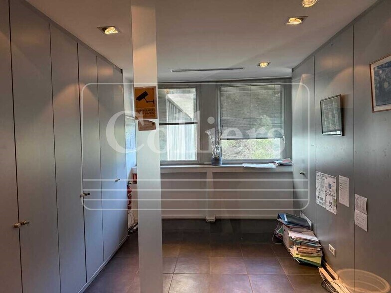 52 Avenue De Hambourg, Marseille for lease - Interior Photo - Image 3 of 10