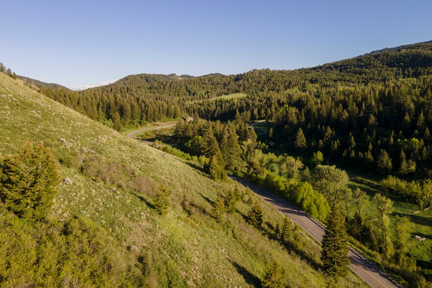3 Trail Creek Rd, Bozeman, MT for sale - Building Photo - Image 1 of 58