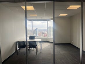 425 S Financial Pl, Chicago, IL for lease Building Photo- Image 2 of 3