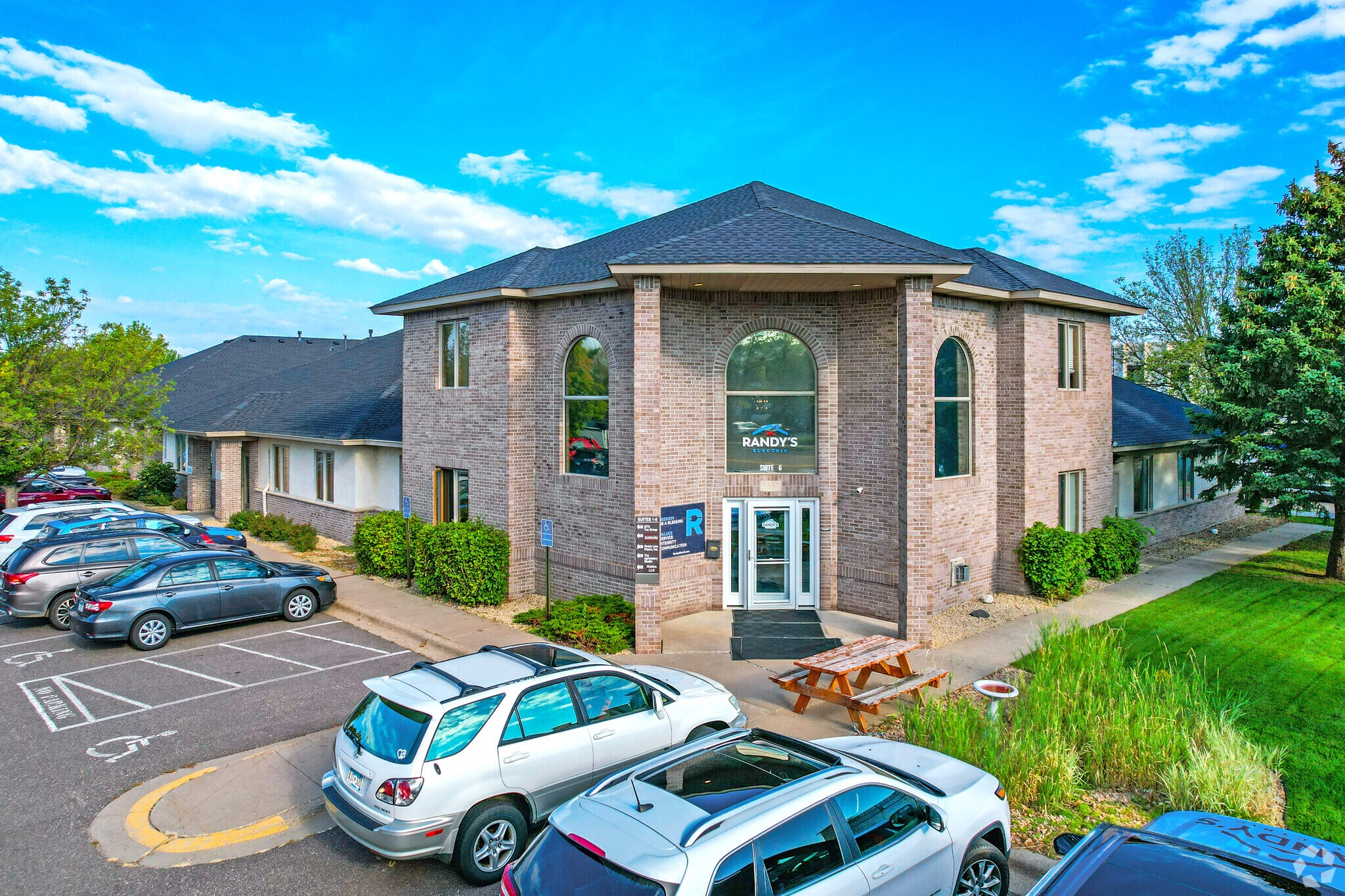 8557 Wyoming Ave N, Brooklyn Park, MN for sale Primary Photo- Image 1 of 1