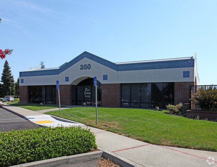 350 Chadbourne Rd, Fairfield, CA à vendre - Photo du bâtiment - Image 2 de 3