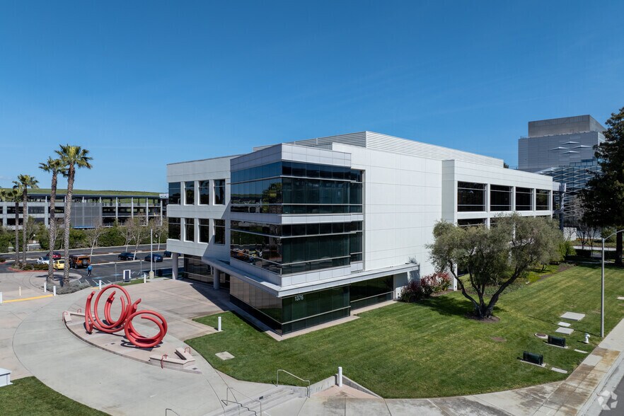 1376 Bordeaux Dr, Sunnyvale, CA à louer - Photo du bâtiment - Image 2 de 10