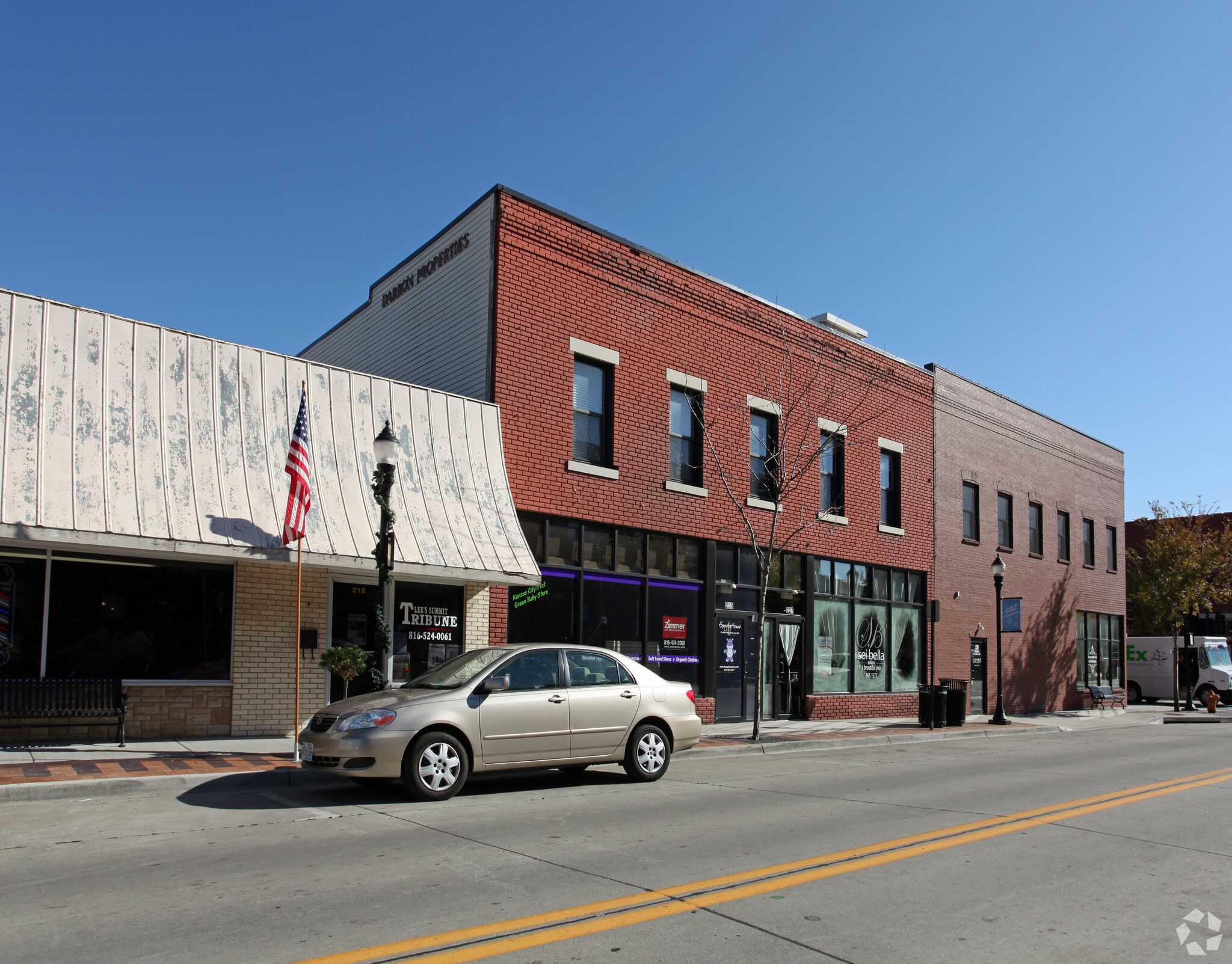 229 SE Douglas St, Lee's Summit, MO for lease Primary Photo- Image 1 of 5