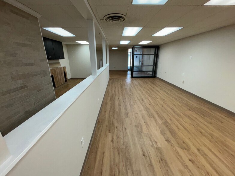 561-585 Hazard Ave, Enfield, CT à louer - Photo intérieure - Image 3 de 12