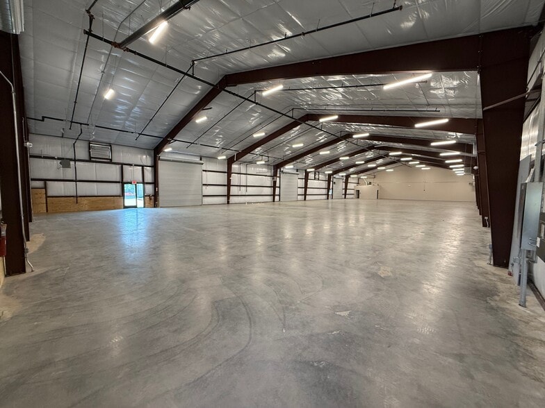 3000 Wyndham Industrial Dr, Opelika, AL for sale - Interior Photo - Image 2 of 15