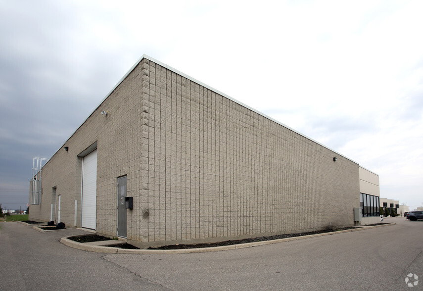 2660 Meadowvale Blvd, Mississauga, ON for lease - Building Photo - Image 2 of 9