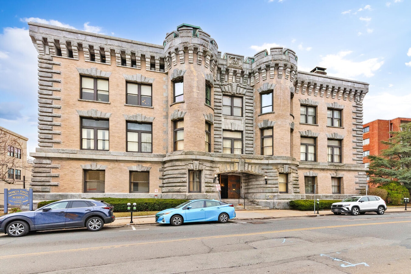 92 High St, Medford, MA 02155 - Unité T31 -  - Photo intérieure - Image 1 of 28