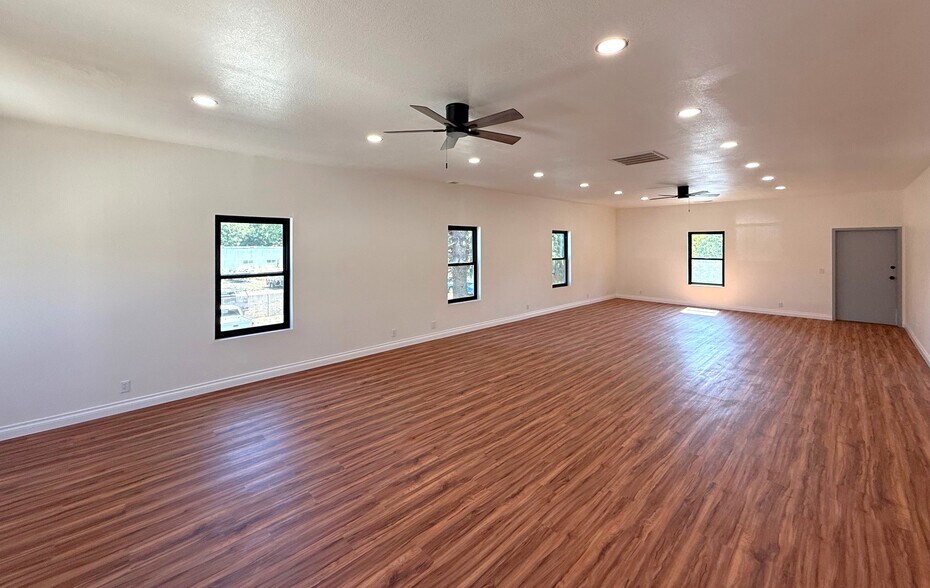 8865 Morro Rd, Atascadero, CA à louer - Photo du bâtiment - Image 2 de 4