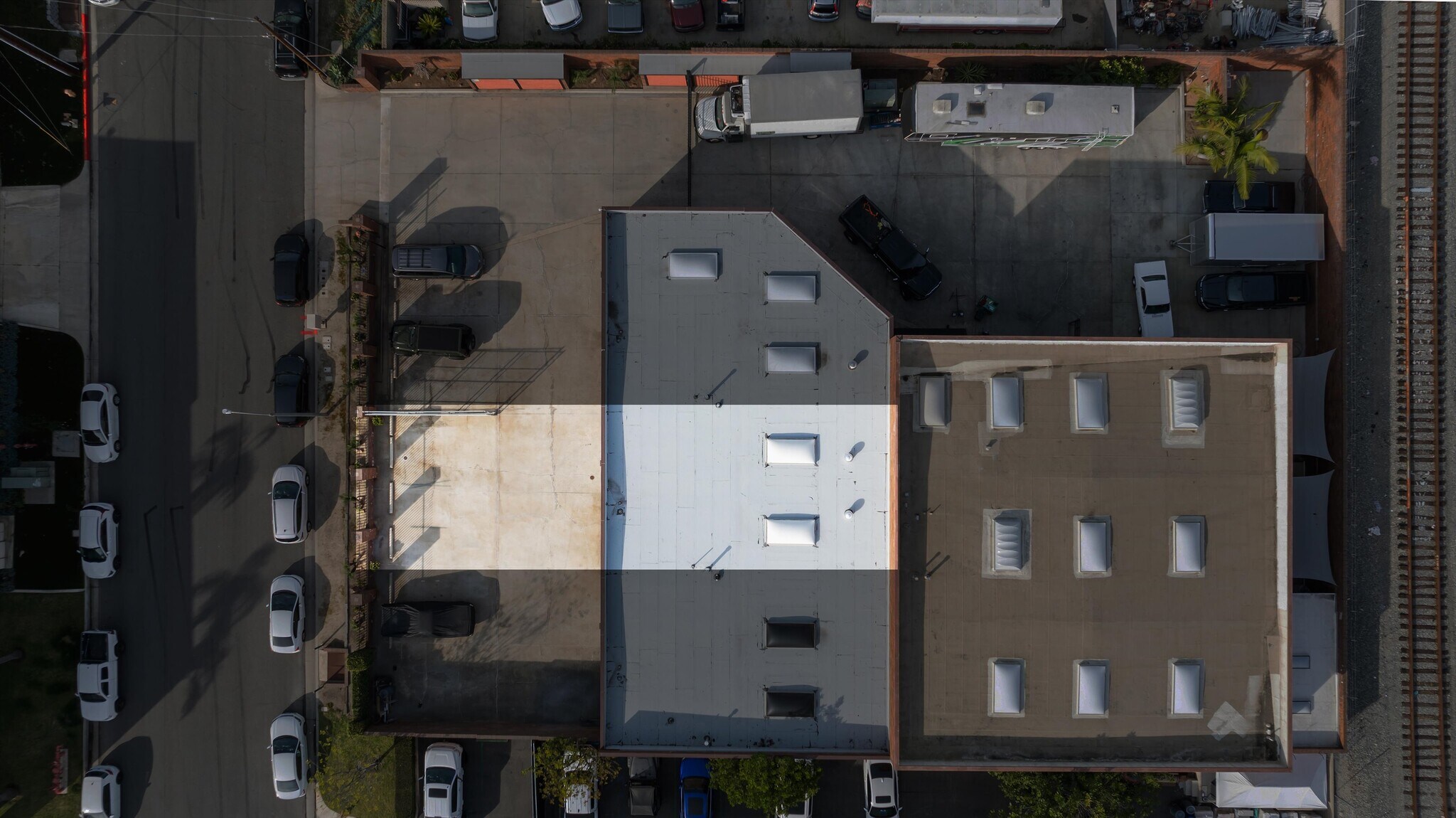 17722 Metzler Ln, Huntington Beach, CA à vendre Photo principale- Image 1 de 37