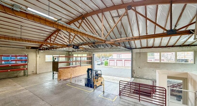 820 SE Washington St, Portland, OR for lease Interior Photo- Image 1 of 4