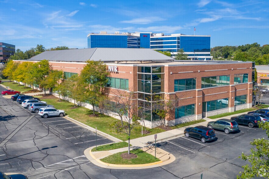 3928 Pender Dr, Fairfax, VA à louer - Photo du bâtiment - Image 2 de 5