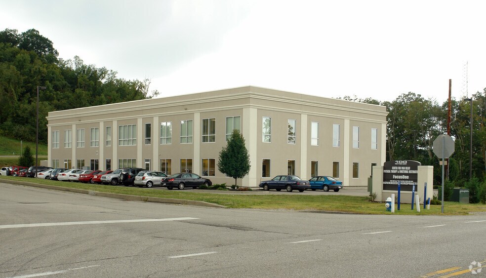 100 Peyton Way, Charleston, WV à vendre - Photo du bâtiment - Image 2 de 25