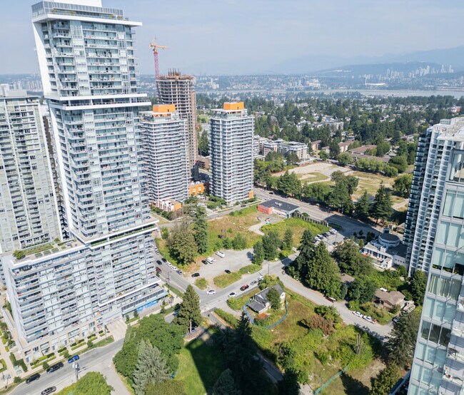Plus de détails pour 13328 104 Av, Surrey, BC - Terrain à vendre