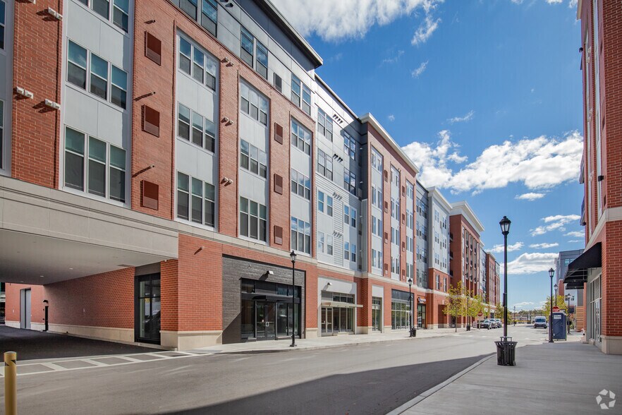 Union Ave, Ronkonkoma, NY à louer - Photo du bâtiment - Image 3 de 33