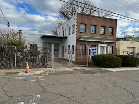 26 Grant St, Stratford, CT à vendre - Photo du bâtiment - Image 3 de 3