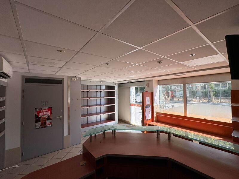 Avenue Jean Mermoz, Lyon for lease Interior Photo- Image 1 of 12