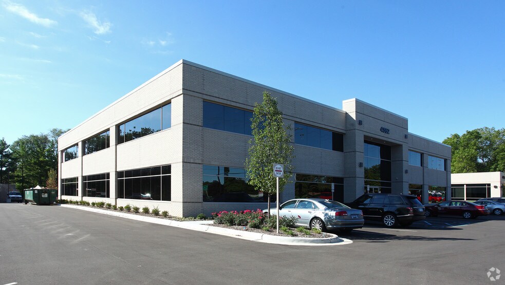 4362 Cascade Rd SE, Grand Rapids, MI à louer - Photo du bâtiment - Image 2 de 4