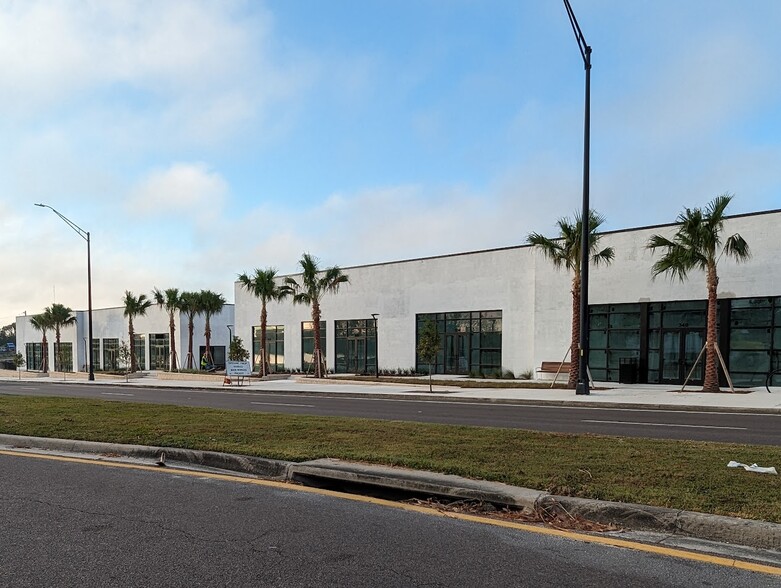 500-600 Kathleen Rd, Lakeland, FL for lease - Building Photo - Image 3 of 6