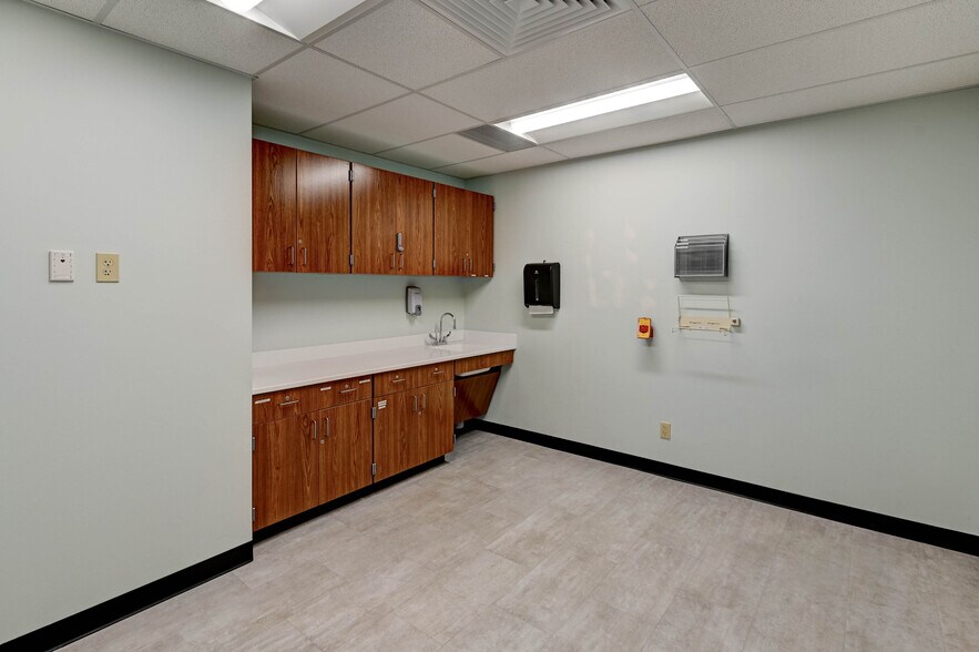 1315-1317 SW 6th Ave, Topeka, KS à vendre - Photo du bâtiment - Image 2 de 8