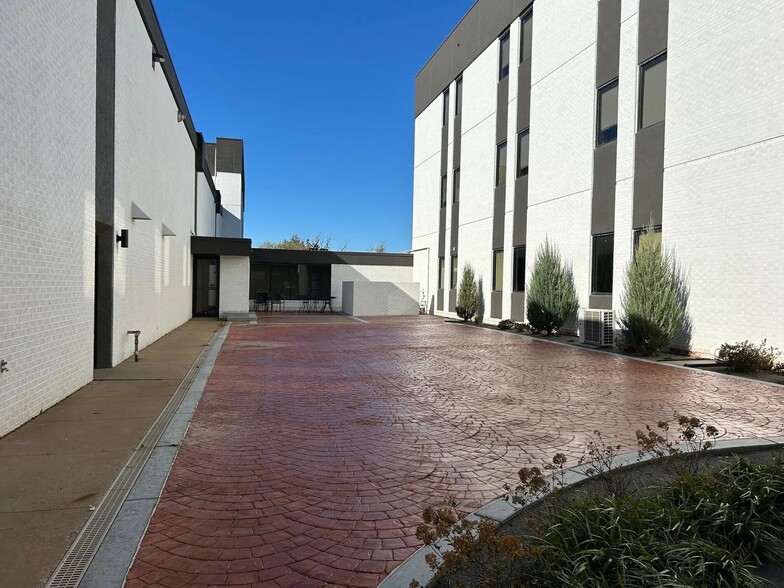 900-950 N Porter Ave, Norman, OK for lease - Building Photo - Image 3 of 24