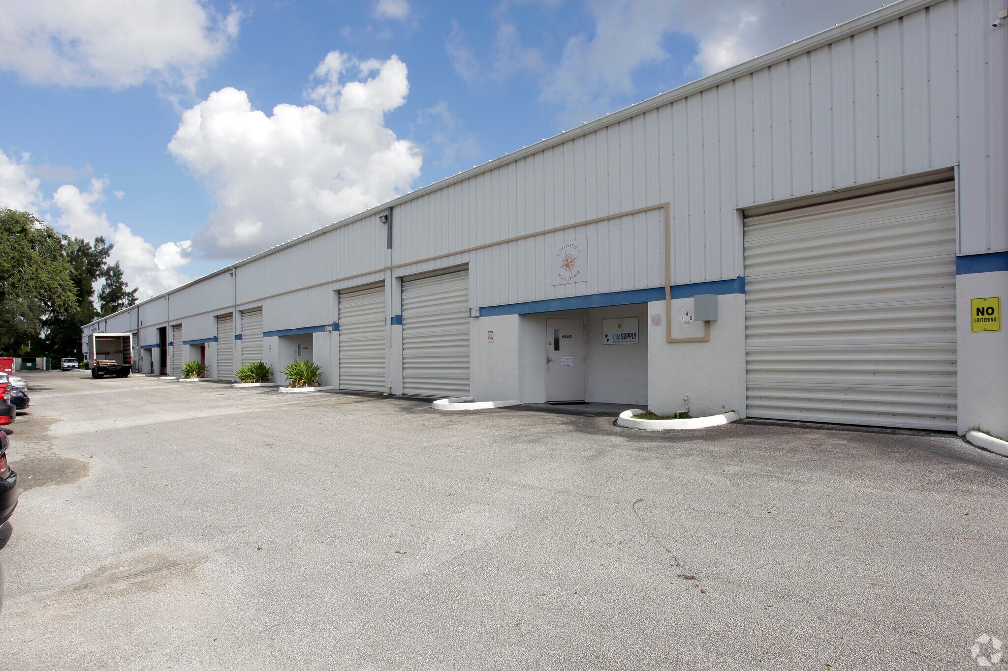 1600-1650 NW 34th Ter, Lauderhill, FL à louer Photo du bâtiment- Image 1 de 7