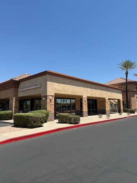 W Ray Rd, Chandler, AZ à louer - Photo du bâtiment - Image 3 de 12