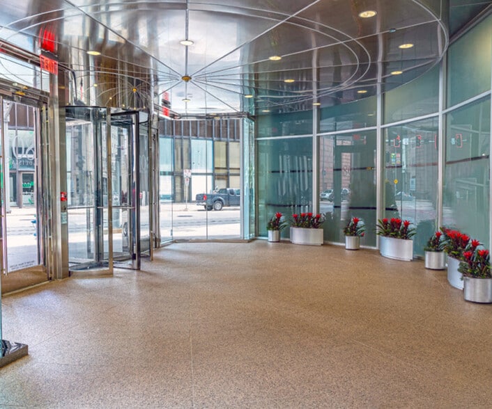 801 Louisiana St, Houston, TX for lease - Lobby - Image 2 of 8