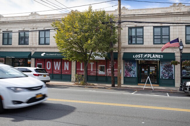 More details for 47-69 E Main St, Bay Shore, NY - Retail for Lease