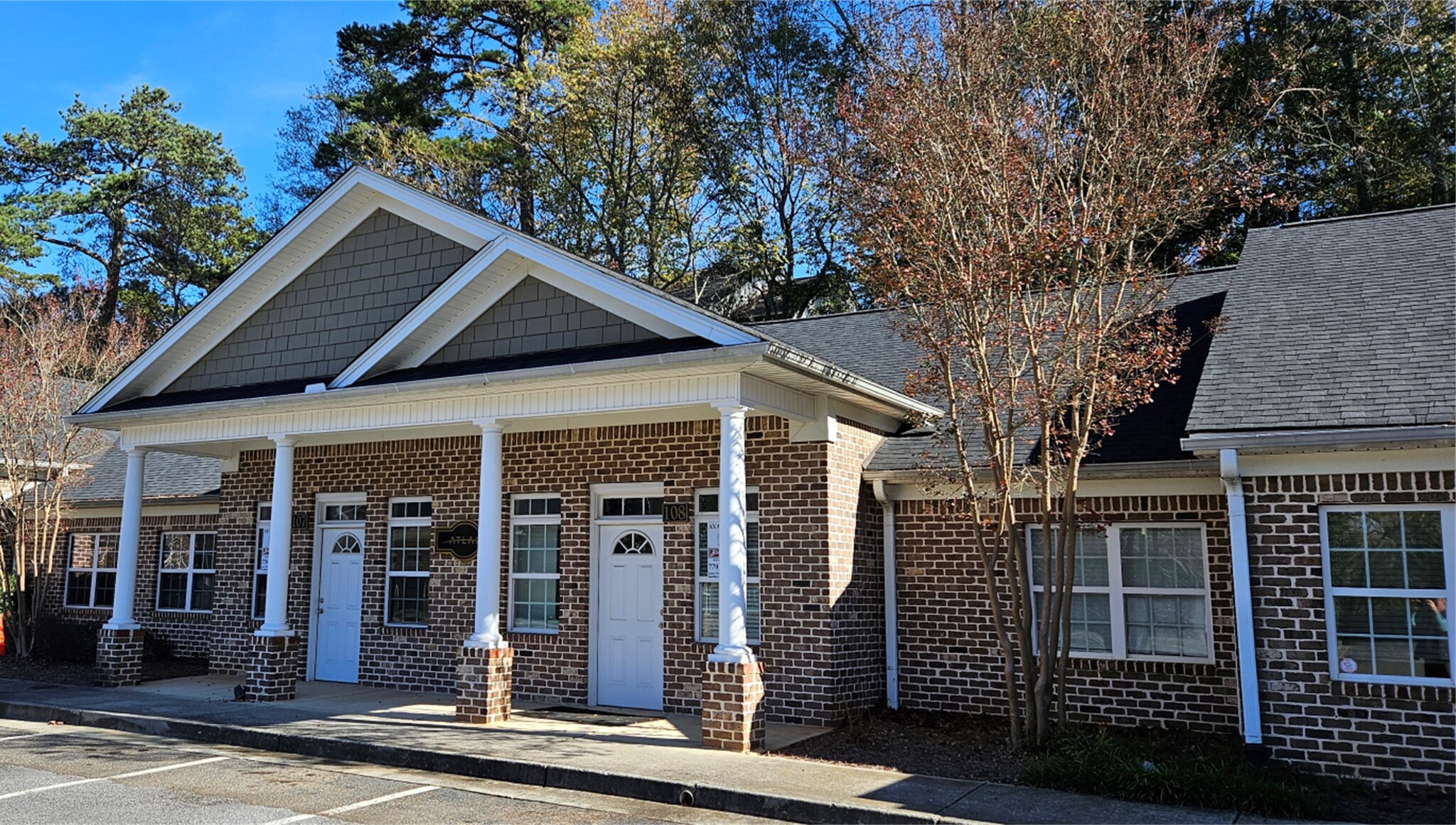 407 E Maple St, Cumming, GA for lease Building Photo- Image 1 of 37