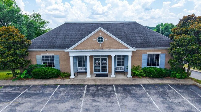 Plus de détails pour 1750 Memorial Dr, Clarksville, TN - Bureau à vendre