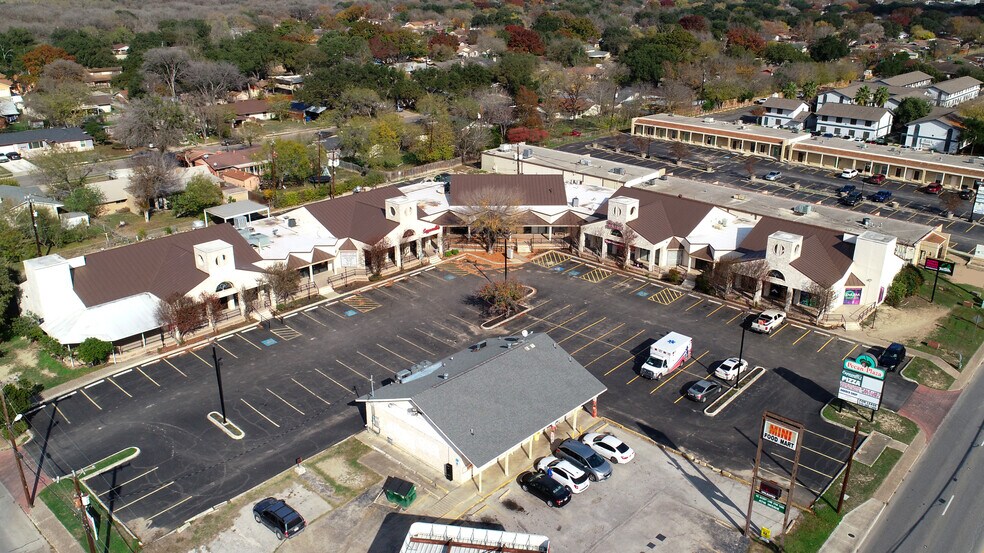 3857 E Southcross Blvd, San Antonio, TX à louer - Photo du bâtiment - Image 2 de 3