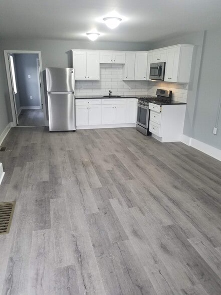 635 N 54th St, Philadelphia, PA for sale - Interior Photo - Image 3 of 5