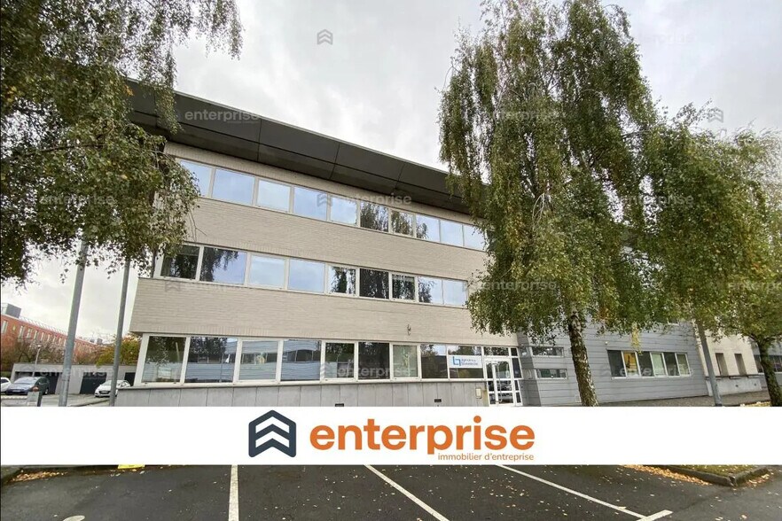 Office in Loos for lease - Building Photo - Image 1 of 10