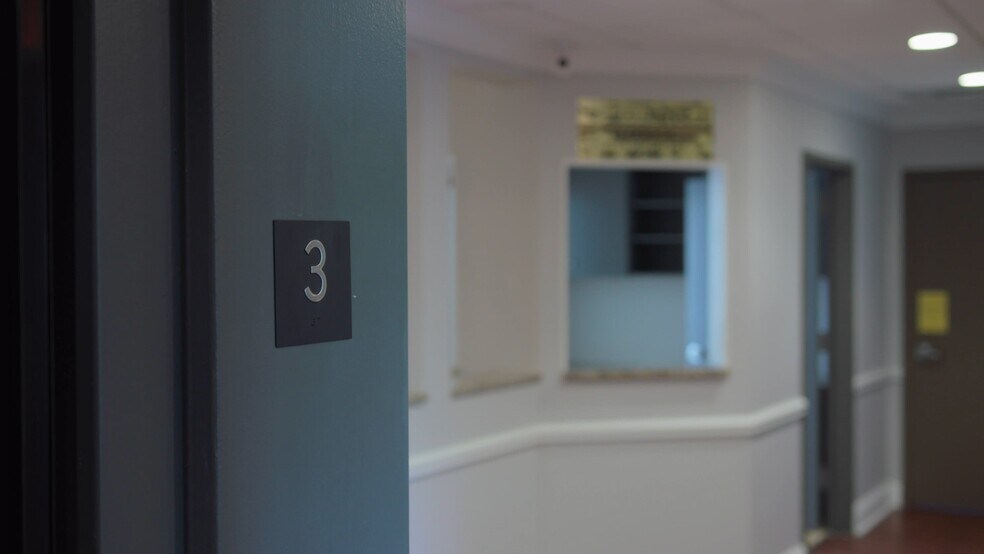 7 Riversville Rd, Greenwich, CT à louer - Vidéo sur l’inscription commerciale - Image 2 de 12