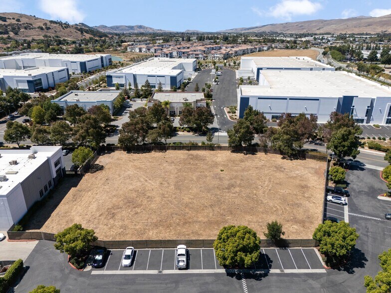 Digital Dr, Morgan Hill, CA à vendre - Photo du bâtiment - Image 2 de 18
