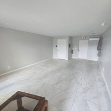710 E Bay Dr, Largo, FL for lease Interior Photo- Image 2 of 3