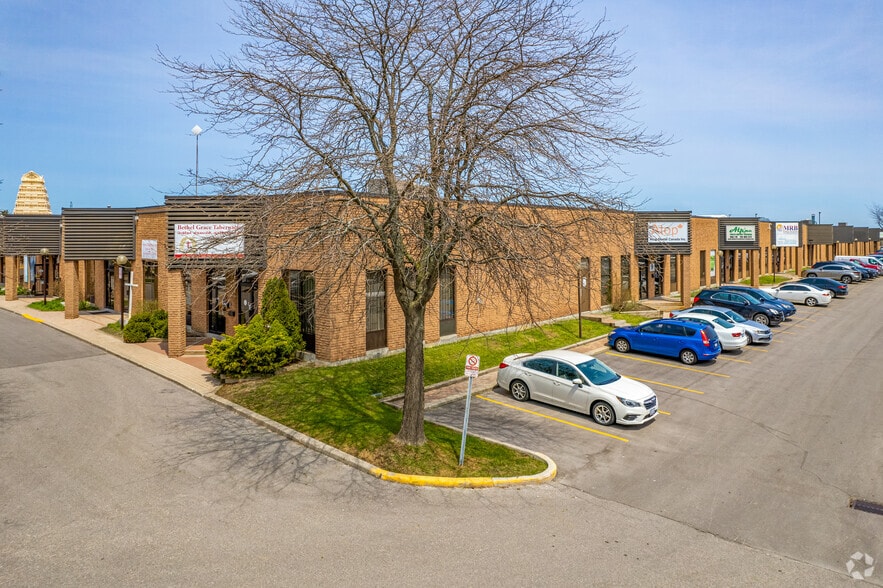 595 Middlefield Rd, Toronto, ON à louer - Photo du bâtiment - Image 2 de 5