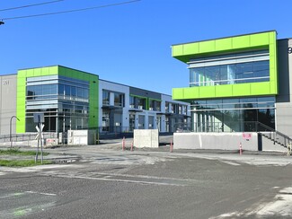 Plus de détails pour 951 E Kent Av N, Vancouver, BC - Industriel à vendre