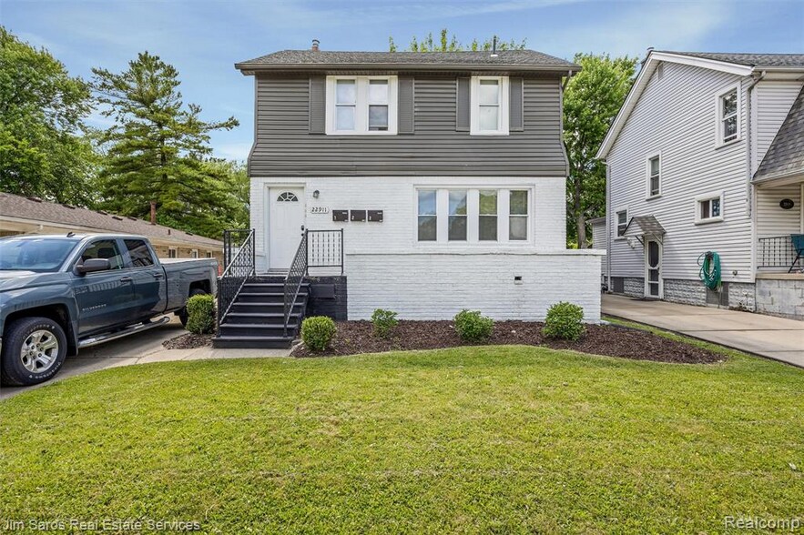 22911 Hayes Ave, Eastpointe, MI à vendre - Photo du bâtiment - Image 2 de 10