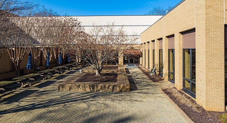 13203 N Enon Church Rd, Chester, VA à vendre - Photo du bâtiment - Image 2 de 13