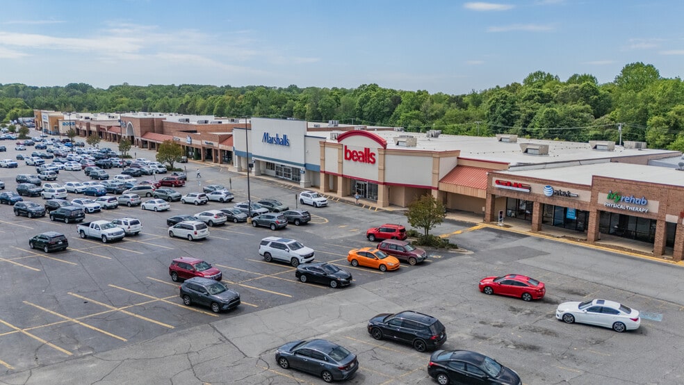 401-430 N Generals Blvd, Lincolnton, NC for lease - Building Photo - Image 2 of 4