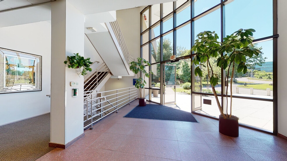 35 Corporate Dr, Trumbull, CT for lease - Matterport 3D Scan - Image 3 of 22